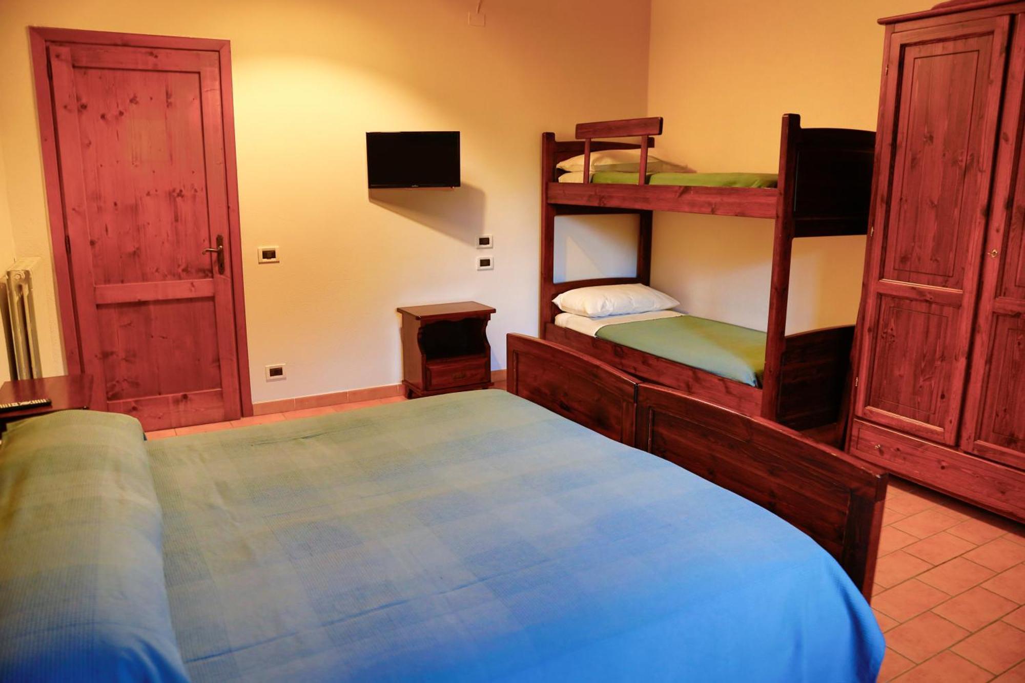 Agriturismo Cascina Cipressa San Romano  Стая снимка